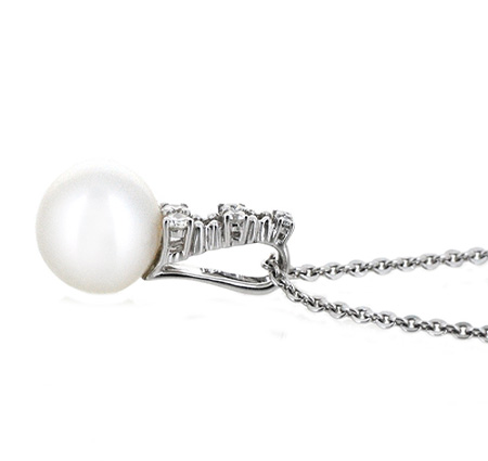fresh water pearl pendant | B17863