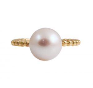 A freshwater pearl ring 9-9.5 mm set in a 9K Yellow gold bubble bead ring band size N