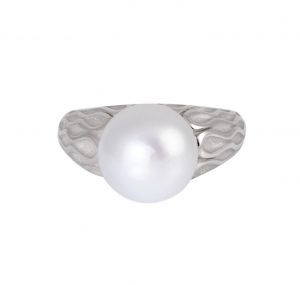 Autore Nautical South sea pearl silver ring. Featuring a white South sea 11mm pearl set in a nautical inspired design.