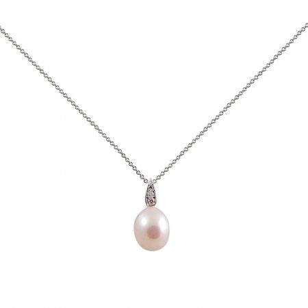 This Classic Fresh Water pearl pendant, is made in 18K white gold, 8.5 - 9mm fresh water pearl and is set with a diamond bail. The chain is not included. Pearl size: 1 = 8.5 - 9mm