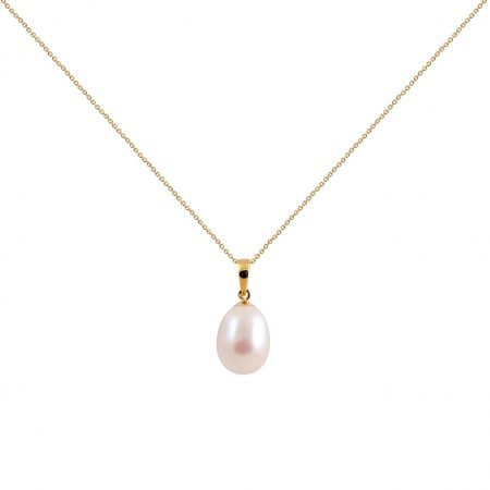 This Classic Fresh Water pearl pendant, is made in 18K yellow gold, 10mm fresh water pearl. The chain is sold separate to the pendant.