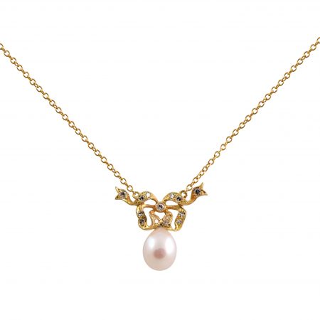 This Fresh Water pearl pendant Vintage inspired ornate design, is made in 18K yellow gold, featuring a 9mm fresh water pearl. The chain is included. Pearl size: 1 = 9mm
