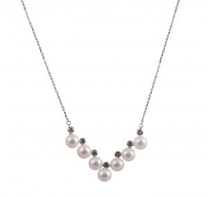 pearl and diamond necklace in white gold chain
