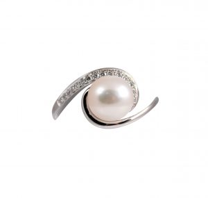 pearl and diamond ring