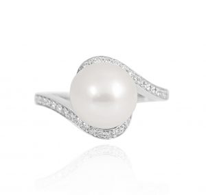 Freshwater Pearl and Diamond Twist Band Ring
