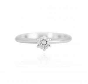 six claw solitaire diamond engagement ring